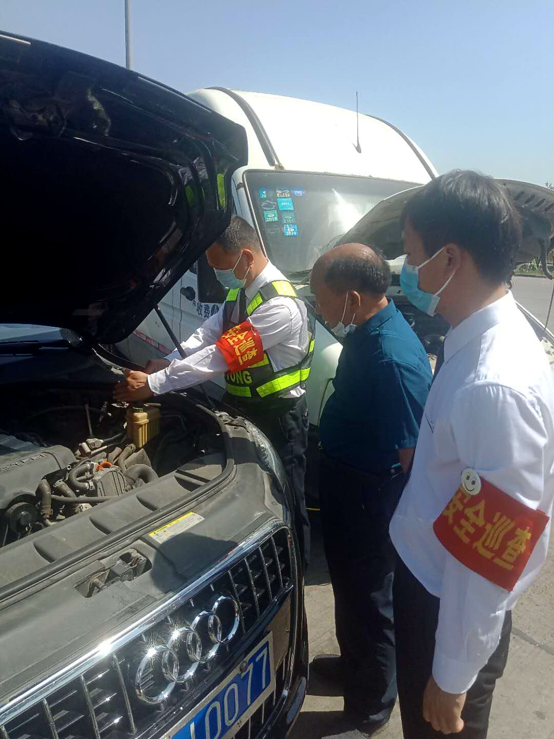 汝陽服務區幫助司乘維修車輛.jpg 汝陽服務區幫助司乘維修車輛.jpg