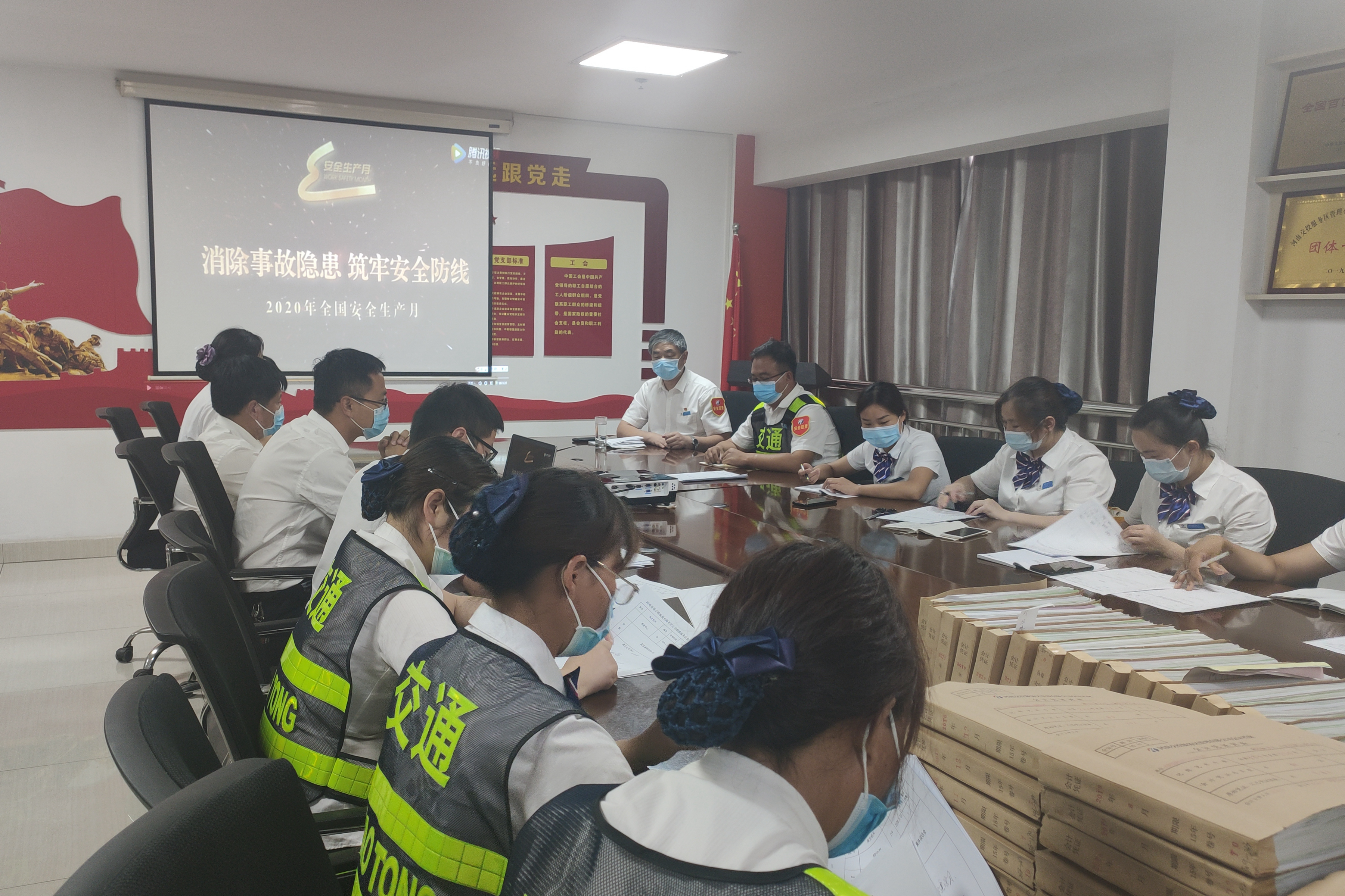 圖說:服務區公司所屬服務區積極開展“安全生產月”活動.jpg 圖說:服務區公司所屬服務區積極開展“安全生產月”活動.jpg